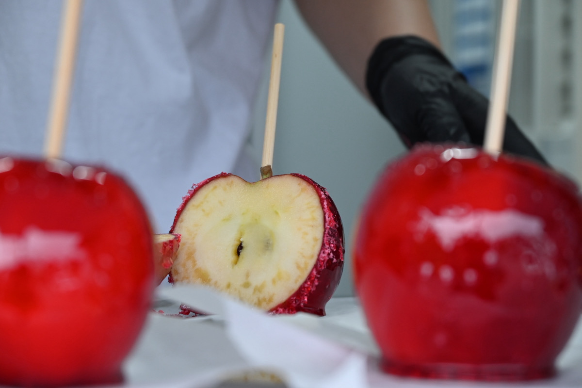 【編集部レポート更新しました！】週2日・ここでしか食べられない「Pin」が作る高野町産りんごを使ったりんご飴が絶品すぎる