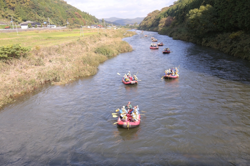 激流のピンチをみんなで乗り越えて